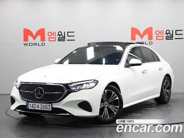 Mercedes-Benz E-Class 2025 — photo 1