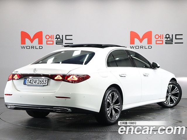 Mercedes-Benz E-Class 2025 — photo 3