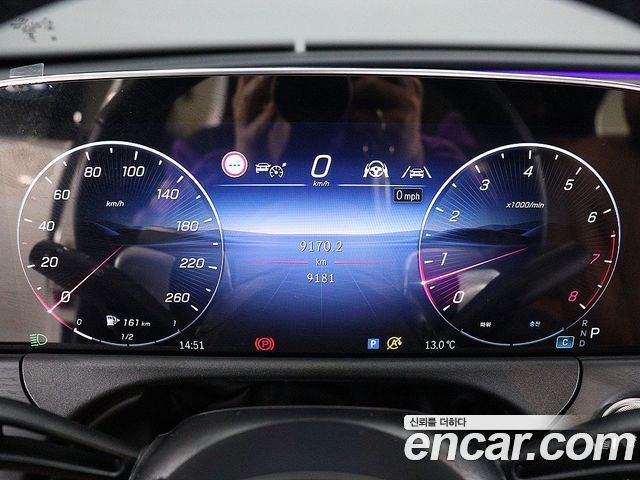 Mercedes-Benz E-Class 2025 — photo 7