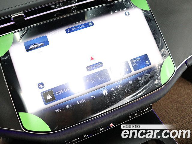 Mercedes-Benz E-Class 2025 — photo 8