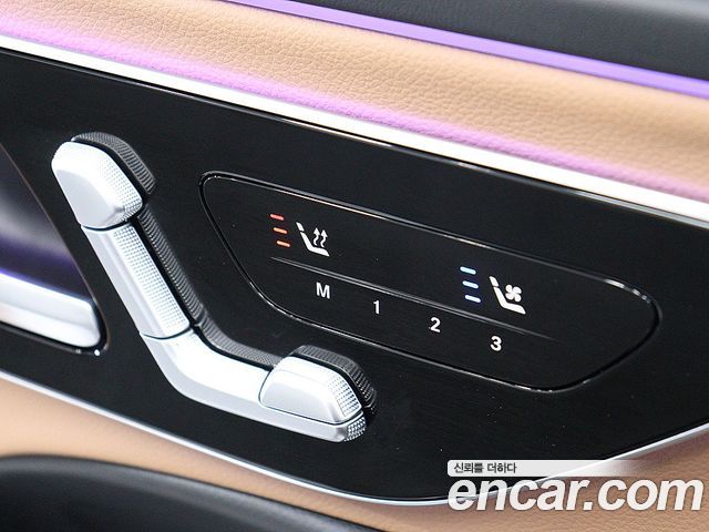 Mercedes-Benz E-Class 2025 — photo 11