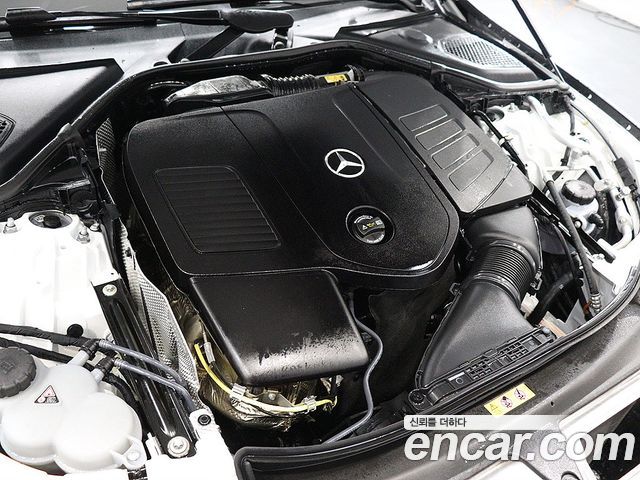 Mercedes-Benz E-Class 2025 — photo 19