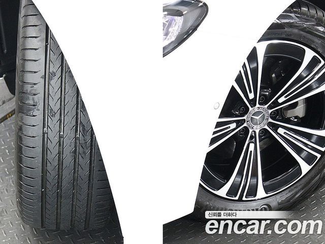 Mercedes-Benz E-Class 2025 — photo 20