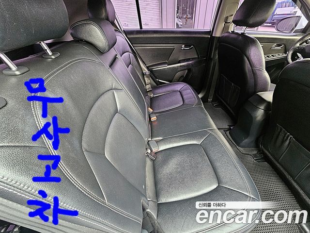 Kia Sportage 2012 — photo 18