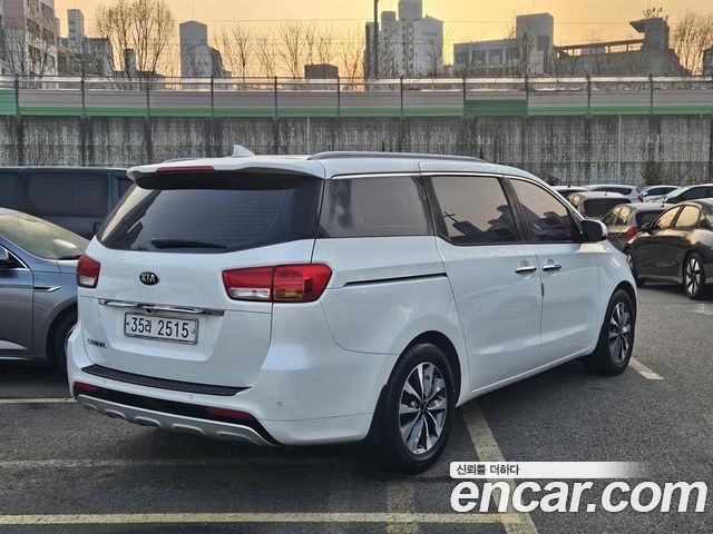 Kia Canival 2015 — photo 2