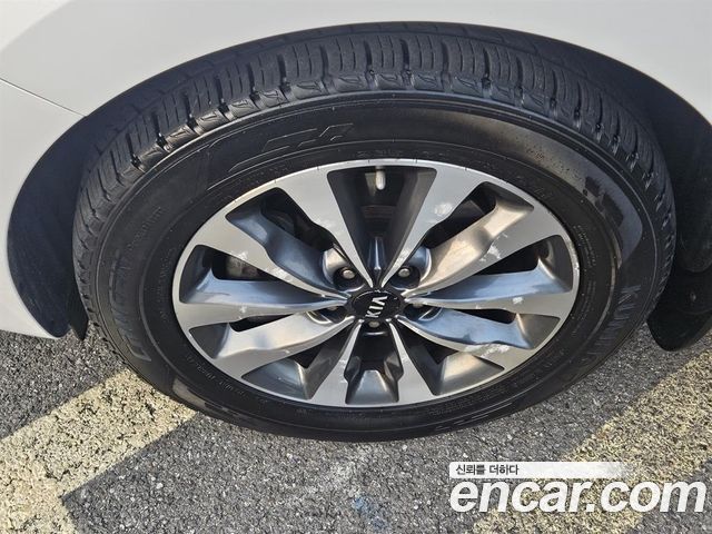 Kia Canival 2015 — photo 5