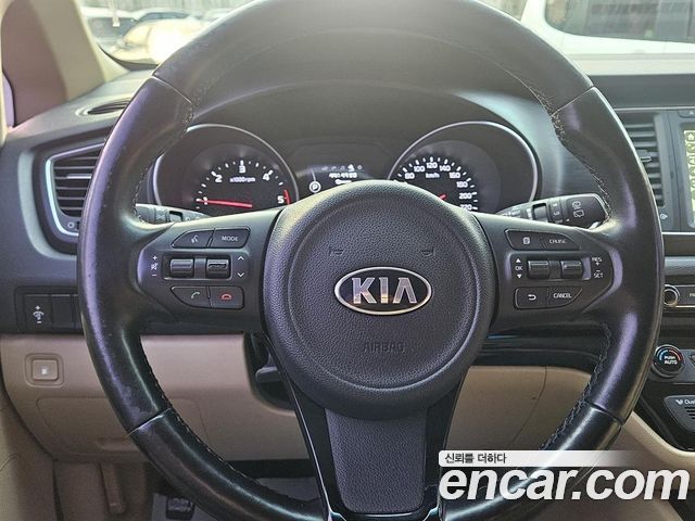 Kia Canival 2015 — photo 7