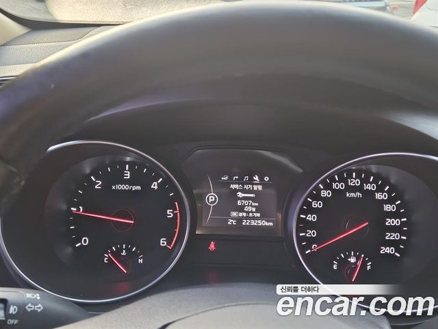Kia Canival 2015 — photo 8