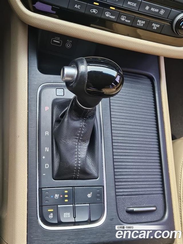 Kia Canival 2015 — photo 9