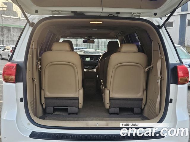 Kia Canival 2015 — photo 20