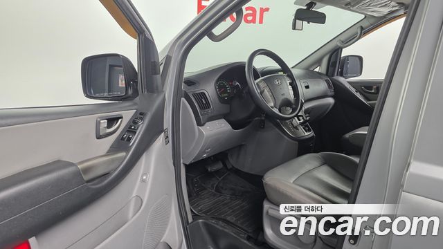 Hyundai Starex 2012 — photo 10