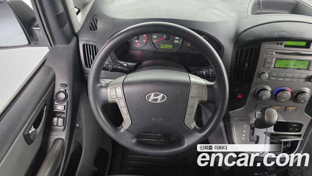 Hyundai Starex 2012 — photo 13