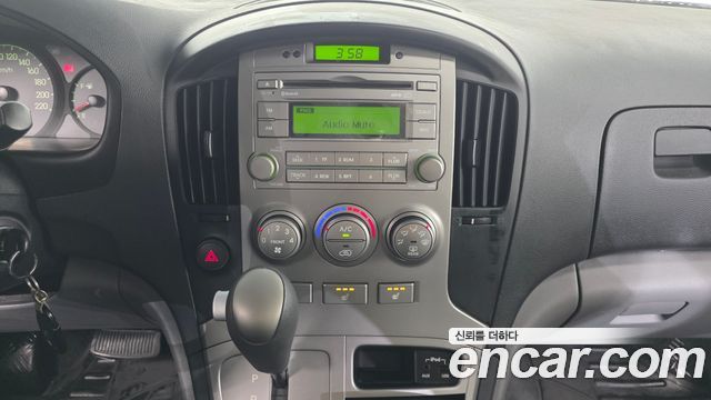 Hyundai Starex 2012 — photo 14