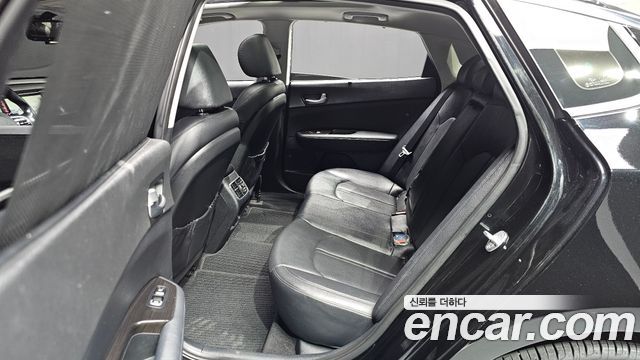 Kia K5 2016 — photo 12