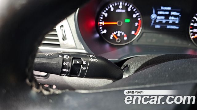 Kia K5 2016 — photo 17