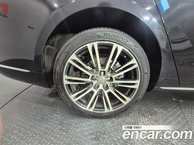 Audi A8 2015 — photo 5