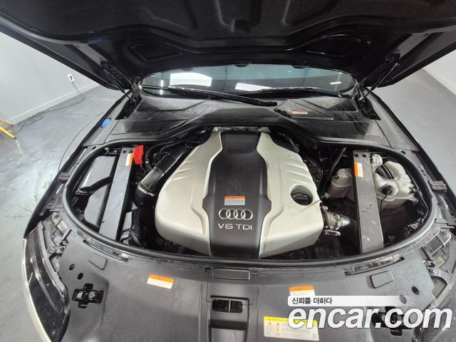 Audi A8 2015 — photo 6