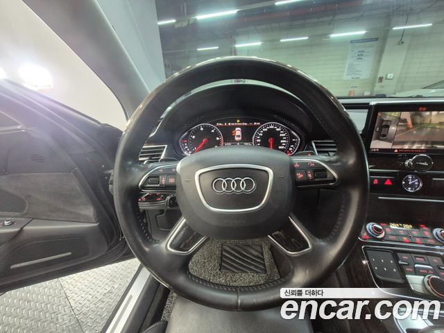 Audi A8 2015 — photo 8