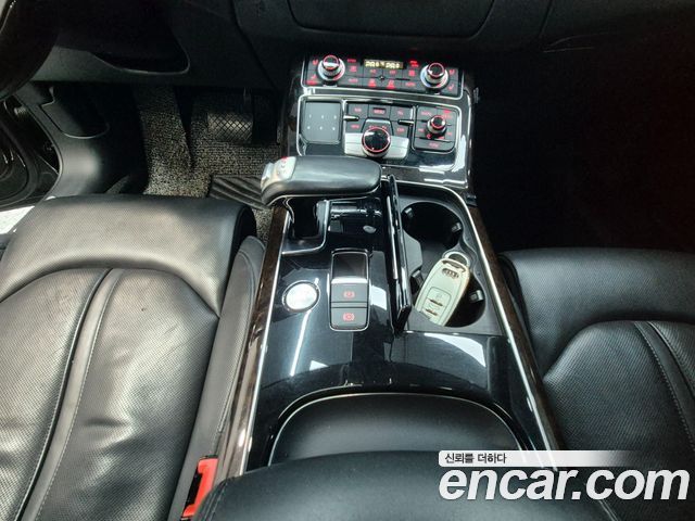 Audi A8 2015 — photo 9