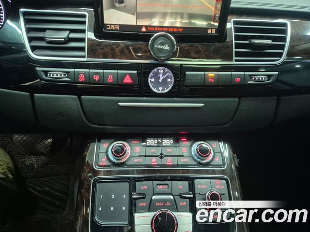 Audi A8 2015 — photo 11