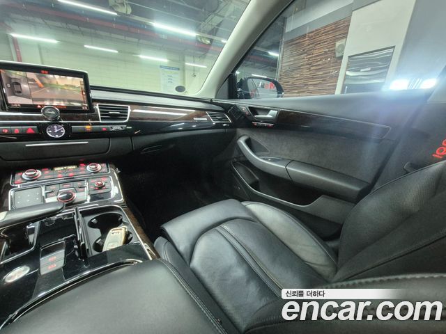 Audi A8 2015 — photo 12