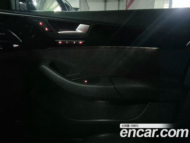 Audi A8 2015 — photo 13