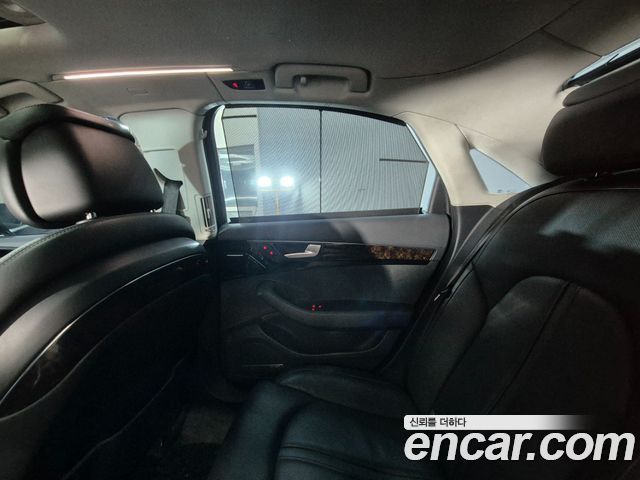 Audi A8 2015 — photo 14
