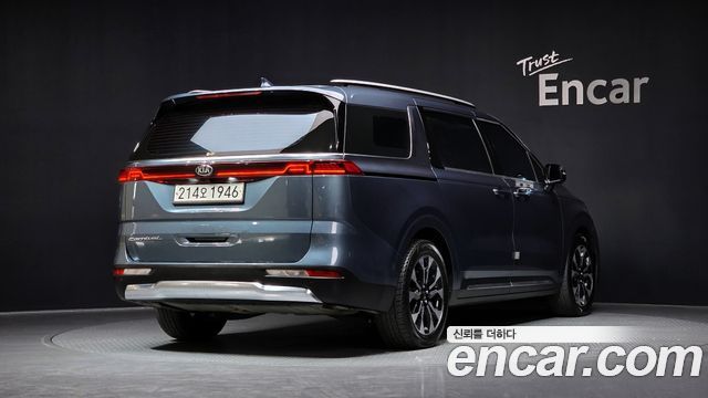 Kia Canival 2021 — photo 2