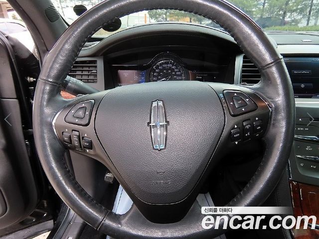 Lincoln MKS 2014 — photo 8
