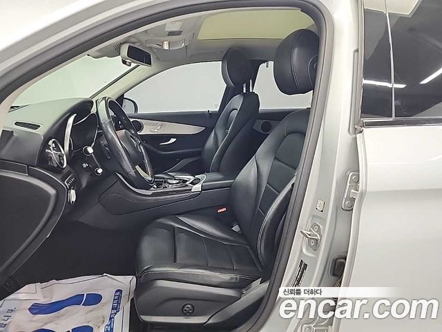 Mercedes-Benz GLC-Class 2019 — photo 11