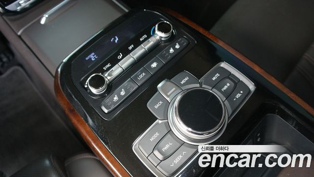 Genesis EQ900 2016 — photo 18