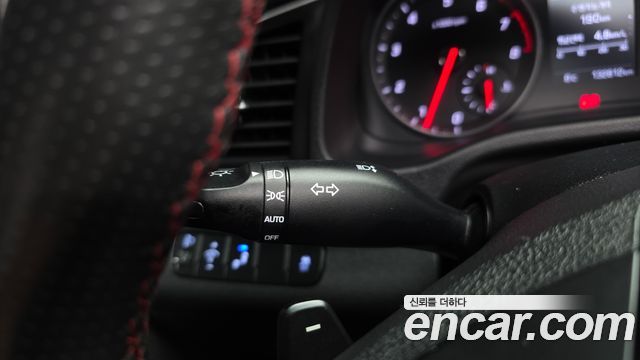 Hyundai AVANTE 2017 — photo 17