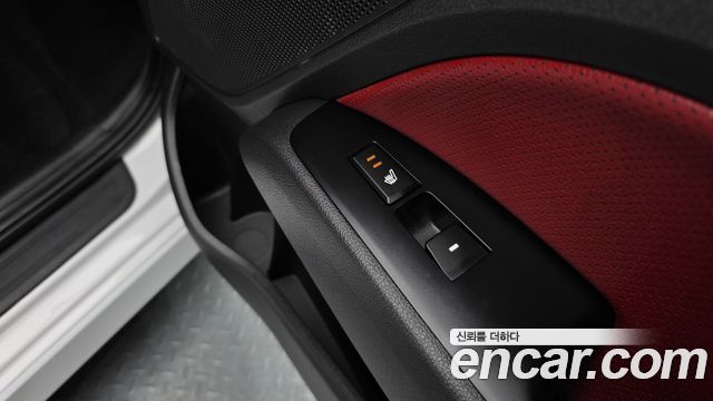 Hyundai AVANTE 2017 — photo 18