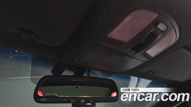 Hyundai AVANTE 2017 — photo 19