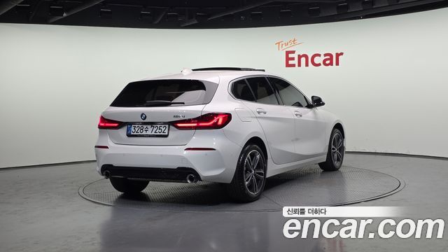 BMW 1-Series 2024 — photo 2