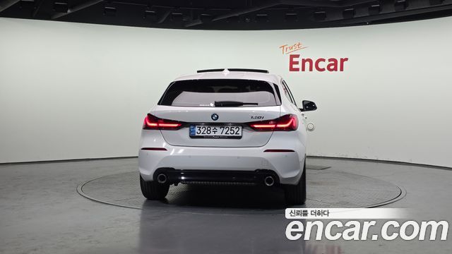 BMW 1-Series 2024 — photo 4