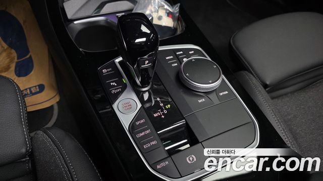BMW 1-Series 2024 — photo 9