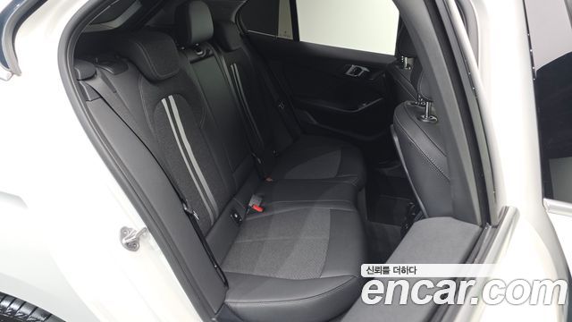 BMW 1-Series 2024 — photo 12