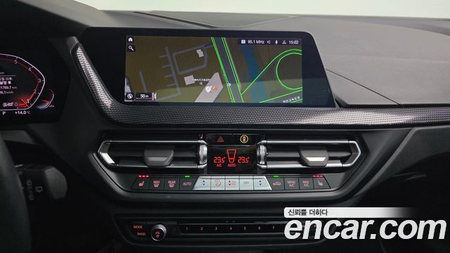 BMW 1-Series 2024 — photo 14