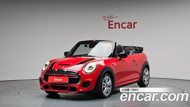 Mini Cooper Convertible 2020 — photo 1
