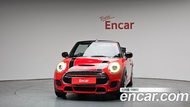 Mini Cooper Convertible 2020 — photo 3