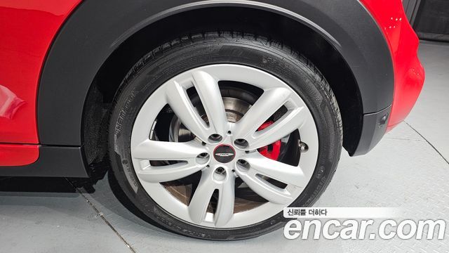 Mini Cooper Convertible 2020 — photo 5