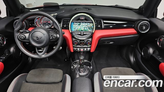 Mini Cooper Convertible 2020 — photo 7