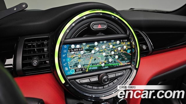 Mini Cooper Convertible 2020 — photo 15