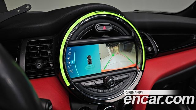 Mini Cooper Convertible 2020 — photo 16