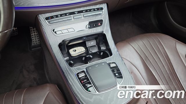 Mercedes-Benz CLS-Class 2021 — photo 17