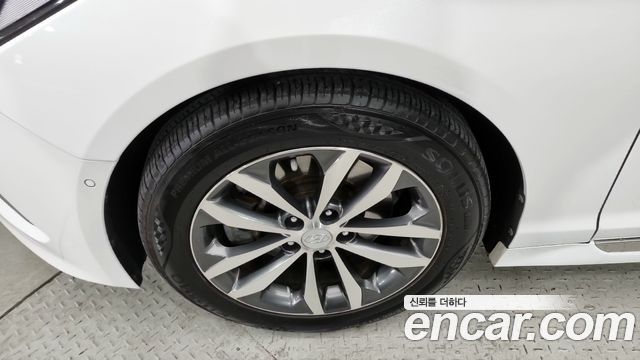 Hyundai Sonata 2015 — photo 16