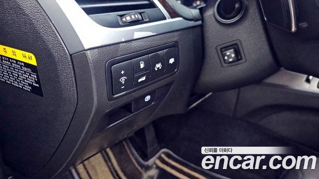 Hyundai Genesis 2016 — photo 16
