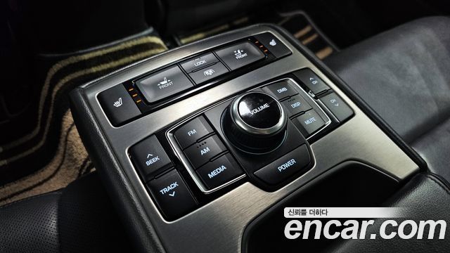 Hyundai Genesis 2016 — photo 18