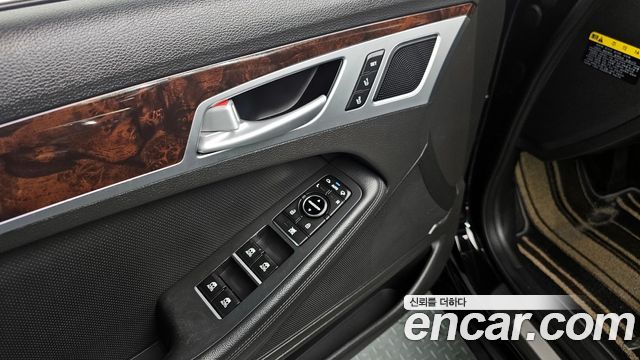 Hyundai Genesis 2016 — photo 19